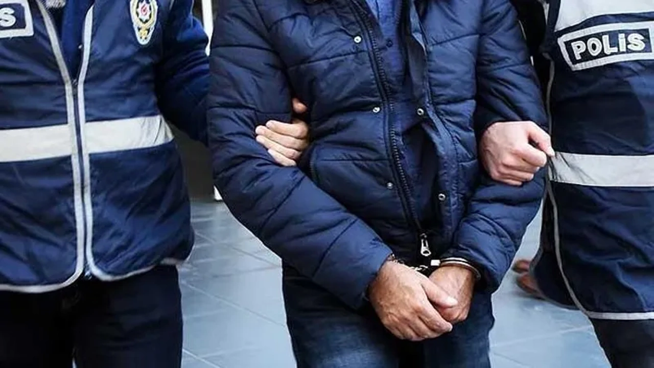 İzmir Emniyetinden FETÖ/PDY'ye Eş Zamanlı Operasyon: 11 Şüpheli Gözaltında