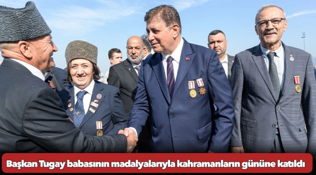 Başkan Tugay babasının madalyalarıyla kahramanların gününe katıldı